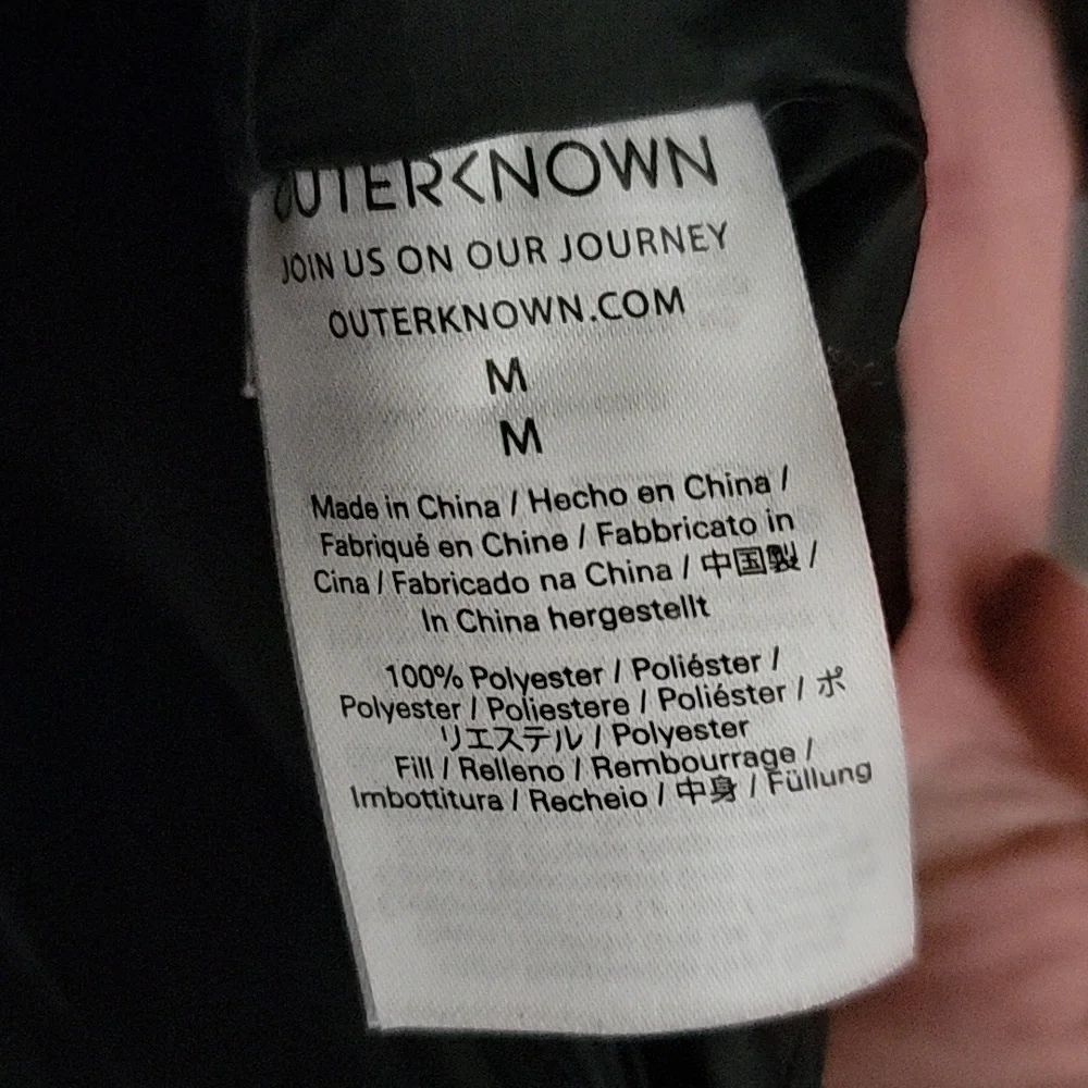 Mens Outerknown puffer vest. - Picture 5 of 5